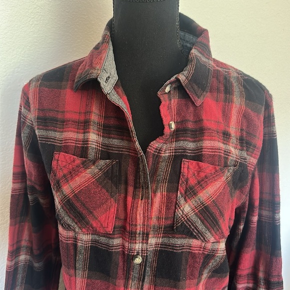 Legendary whitetail Red and Black Plaid Flannel Shirt - Picture 4 of 4